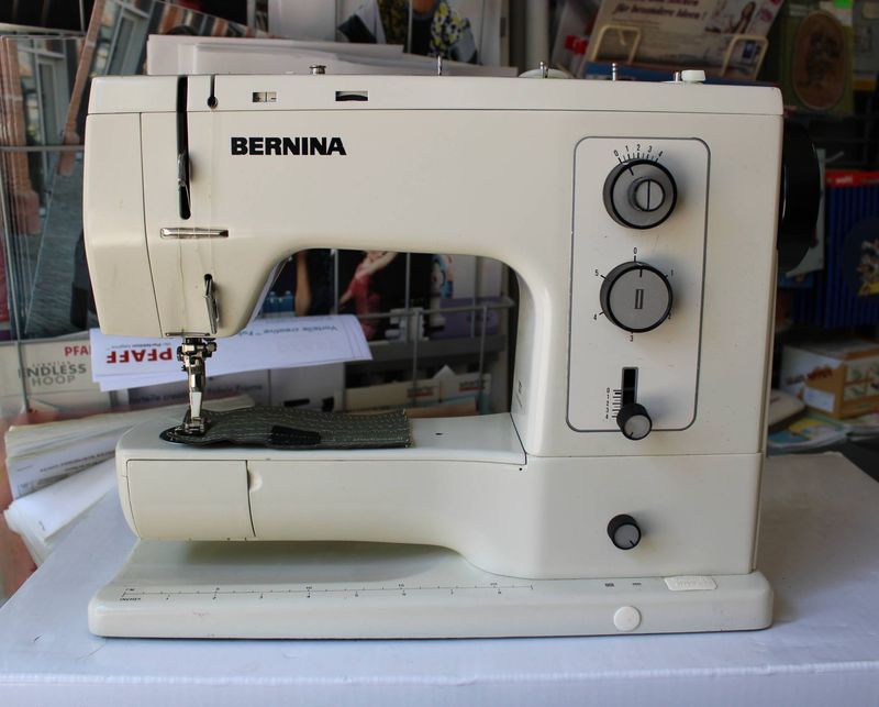 Nähmaschine Bernina 831, mit 7 Stichprogrammen, ab Service, Gratis-Versand, 6 Monate Garantie.