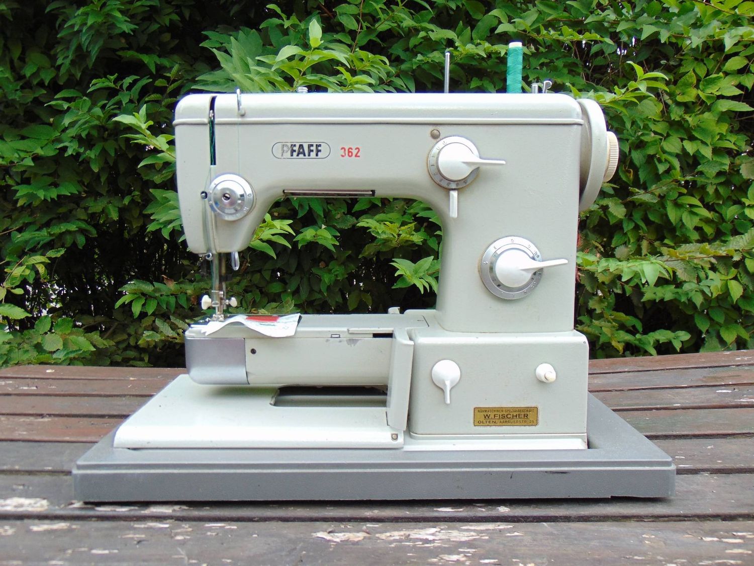 Nähmaschine PFAFF 362, ab Service, mit 6 Monaten Garantie, mit Gratis-Versand.