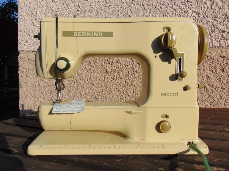 Nähmaschine Bernina record 530-2. ab Service, sehr robust, Schweizer Qualität, mit 6 Monaten Garantie und Gratis-Versand.