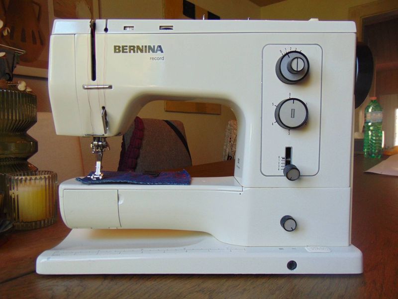 Nähmaschine Bernina record 830, ab Service, 22 Stichprogramme, Gratis-Versand, 6 Monate Garantie.