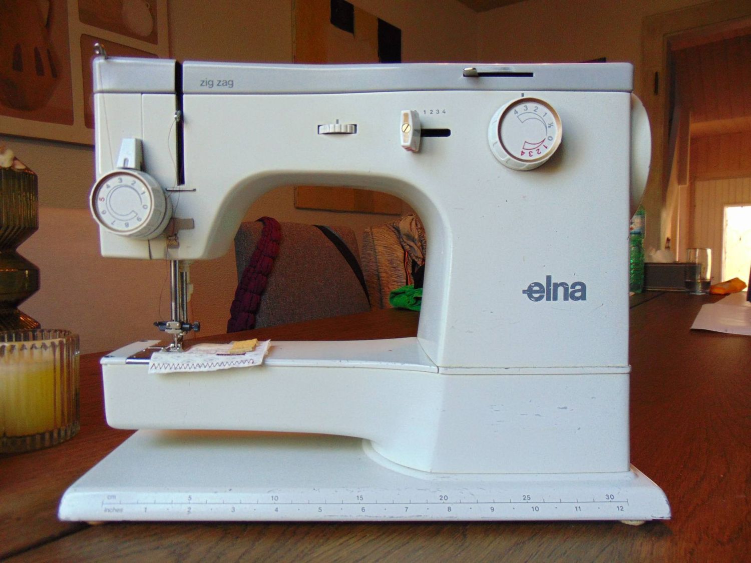 Nähmaschine Elna Zig Zag, Schweizer Produkt, ab Service, mit 6 Monaten Garantie, mit Gratis-Versand.