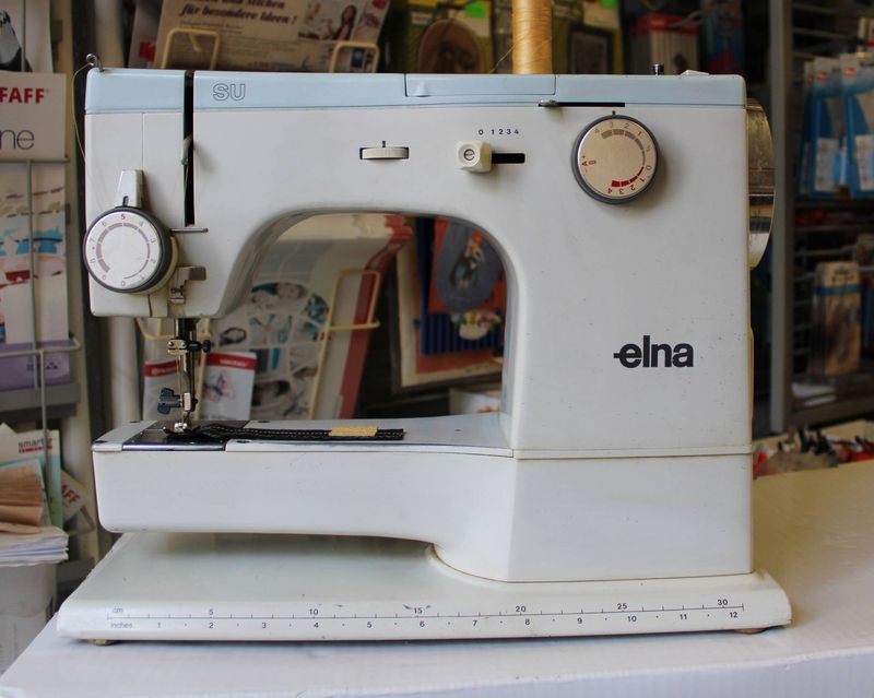 Nähmaschine Elna SU, ab Service, mit 6 Monaten Garantie, mit Gratis-Versand.