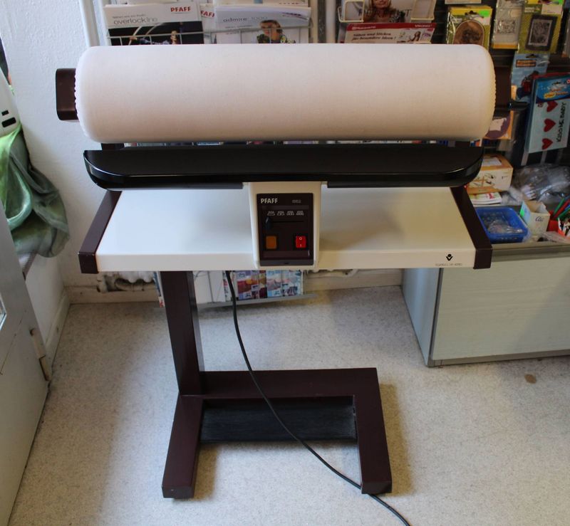 PFAFF Bügelmaschine, Modell 652, ab Service.