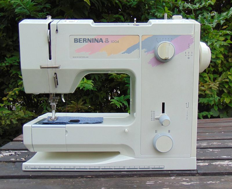 Nähmaschine Bernina 1004, ab Service, 6 Monate Garantie, mit Gratis-Versand.