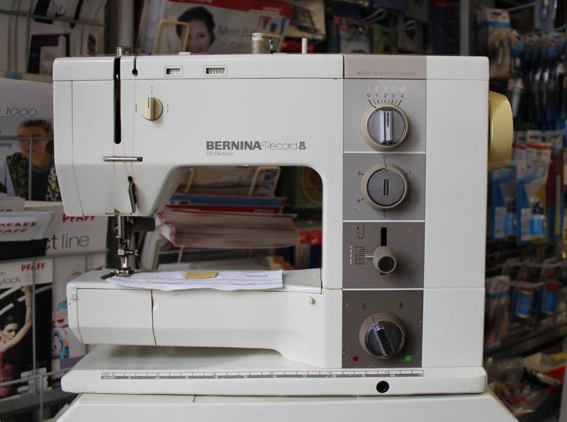 Nähmaschine Bernina record 931 electronic, ab Service, 6 Monate Garantie, Gratis-Versand.
