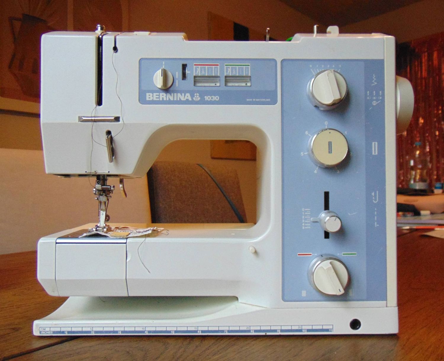 Nähmaschine Bernina 1030, ab Service, 6 Monate Garantie, mit Gratis-Versand, Aktions-Preis. Nähmaschine Bernina 1030, ab Service, 6 Monate Garantie, mit Gratis-Versand, Aktions-Preis.