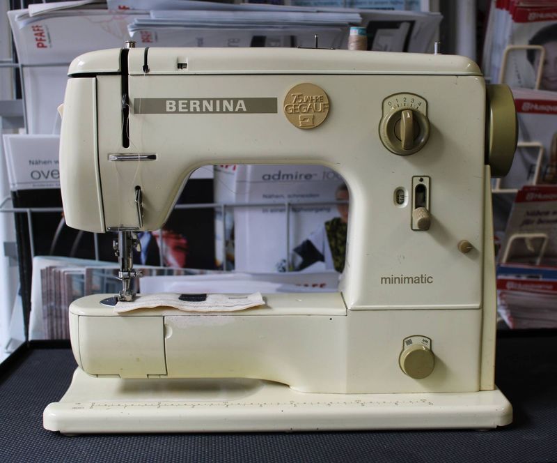 Nähmaschine Bernina 707, Schweizer Produkt, ab Service, 6 Monate Garantie, Gratis-Versand.