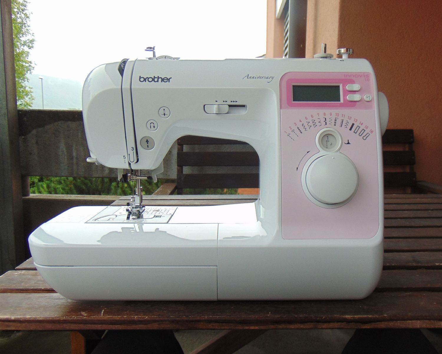 Nähmaschine Brother innov-is 10, neu, Gratis-Versand. Nähmaschine Brother innov-is 10, neu, Gratis-Versand.