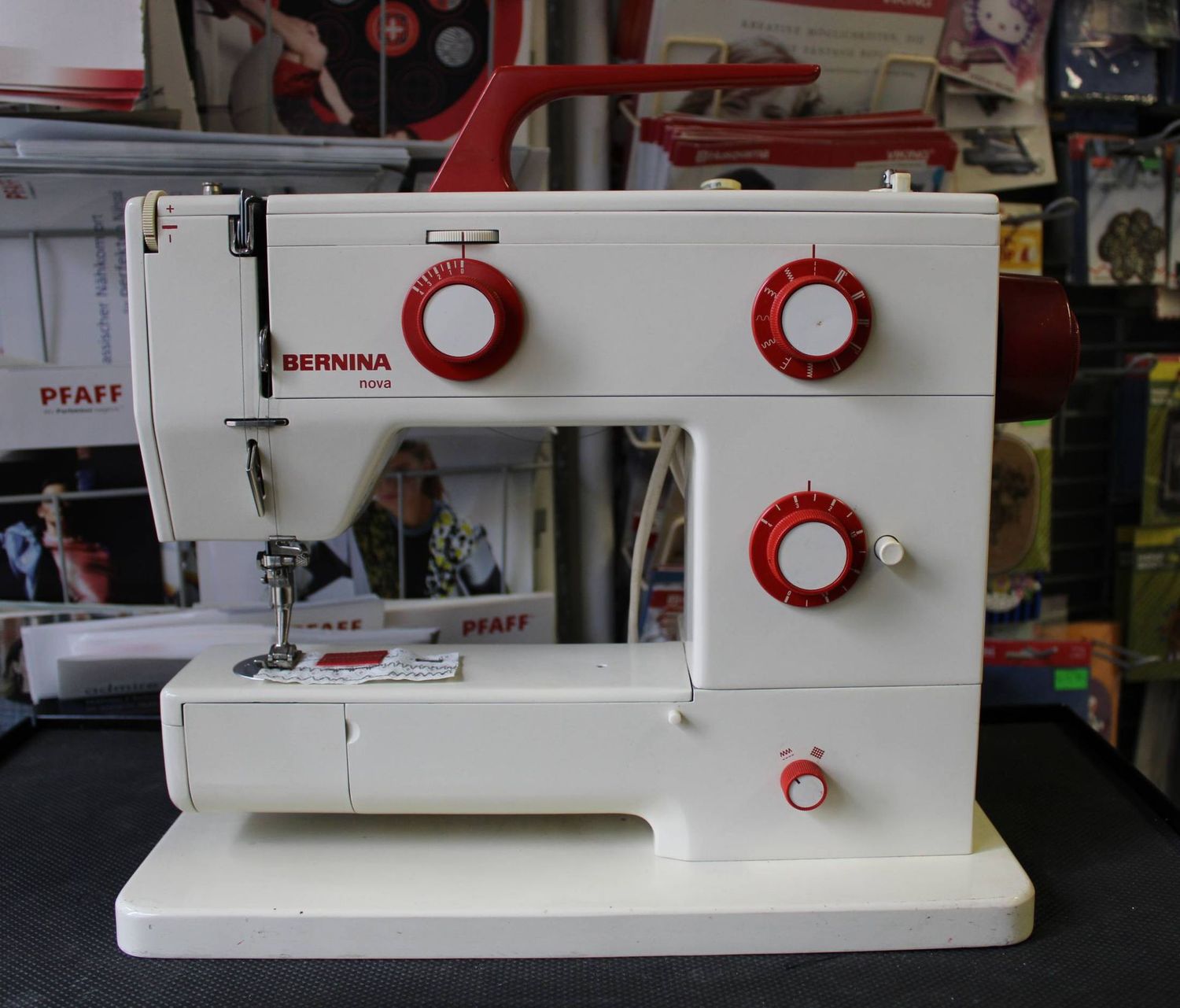 Nähmaschine Bernina nova 900, ab Service, 6 Monate Garantie, Gratis-Versand.