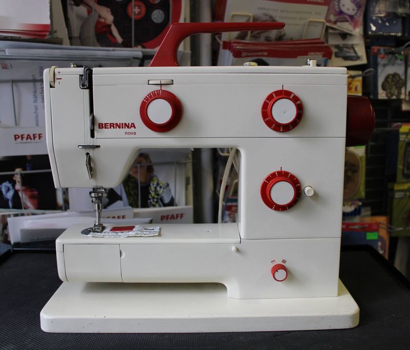 Nähmaschine Bernina nova 900, ab Service, 6 Monate Garantie, Gratis-Versand.
