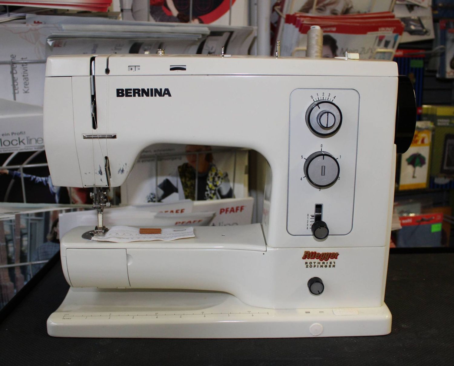 Nähmaschine Bernina 831, mit 7 Stichprogrammen, ab Service, Gratis-Versand, 6 Monate Garantie.