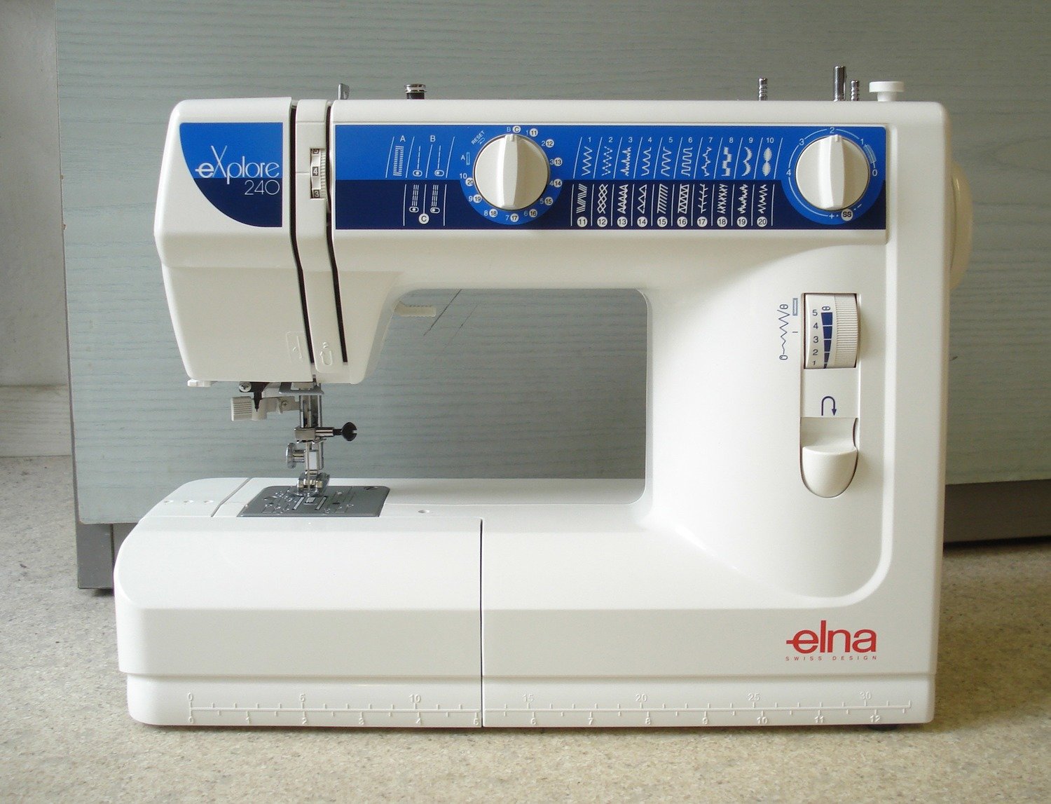 Nähmaschine Elna explore 240, neu, mit Gratis-Versand. Mit 5 Jahren Garantie. Aktions-Preis.
