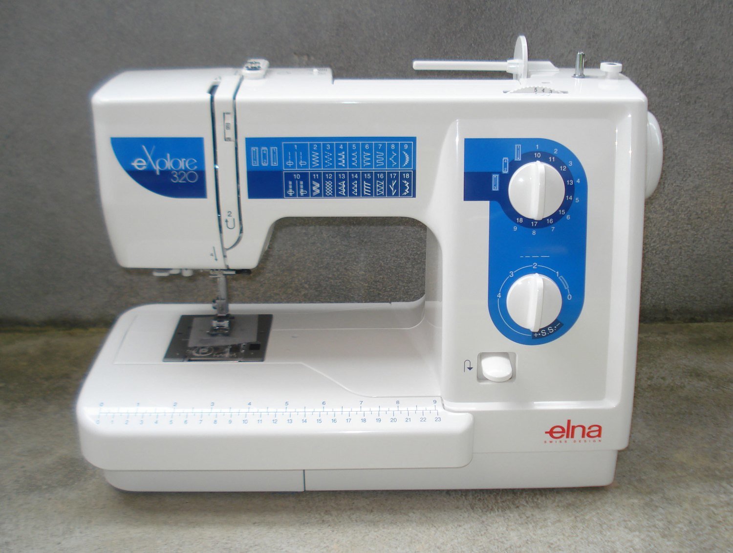Nähmaschine Elna explore 320, neu, mit Gratis-Versand. Mit 5 Jahren Garantie. Aktions-Preis.