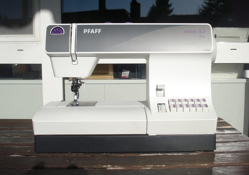 Nähmaschine PFAFF select 3.2, neu, mit Gratis Versand. 5 Jahre Garantie, Aktions-Preis.