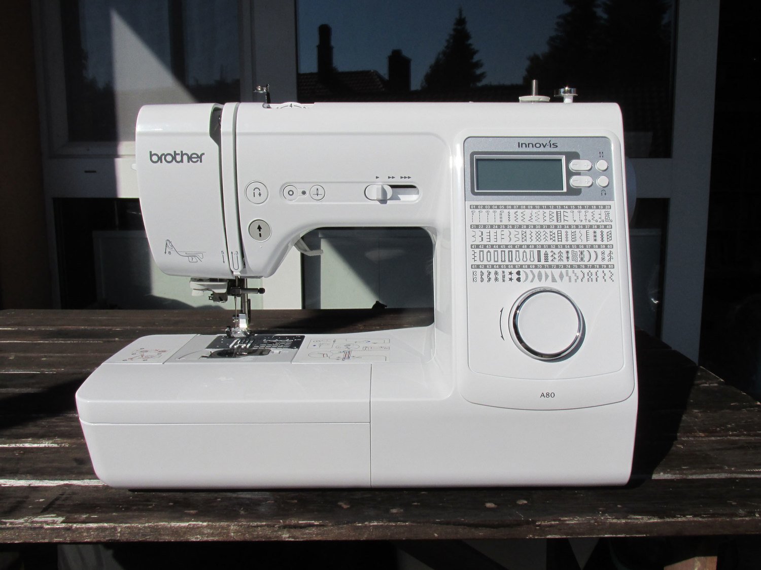 Nähmaschine Brother innov-is A80, neu, mit Gratis-Versand. Aktions-Preis, mit 3 Jahren Garantie.
