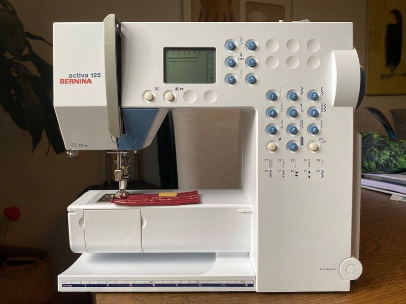 Nähmaschine Bernina activa 125, ab Service, mit 1 Jahr Garantie, mit Gratis-Versand.