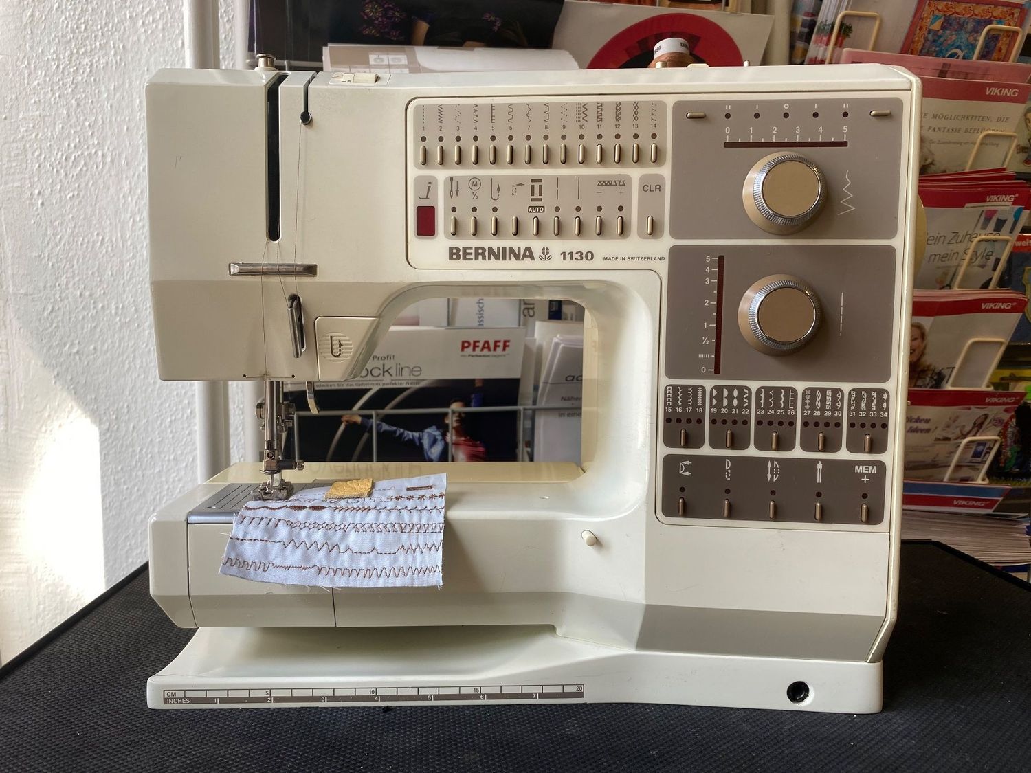 Nähmaschine Bernina 1130, mit 34 Stichprogrammen, 6 Monaten Garantie, Gratis-Versand. Nähmaschine Bernina 1130, mit 34 Stichprogrammen, 6 Monaten Garantie, Gratis-Versand.