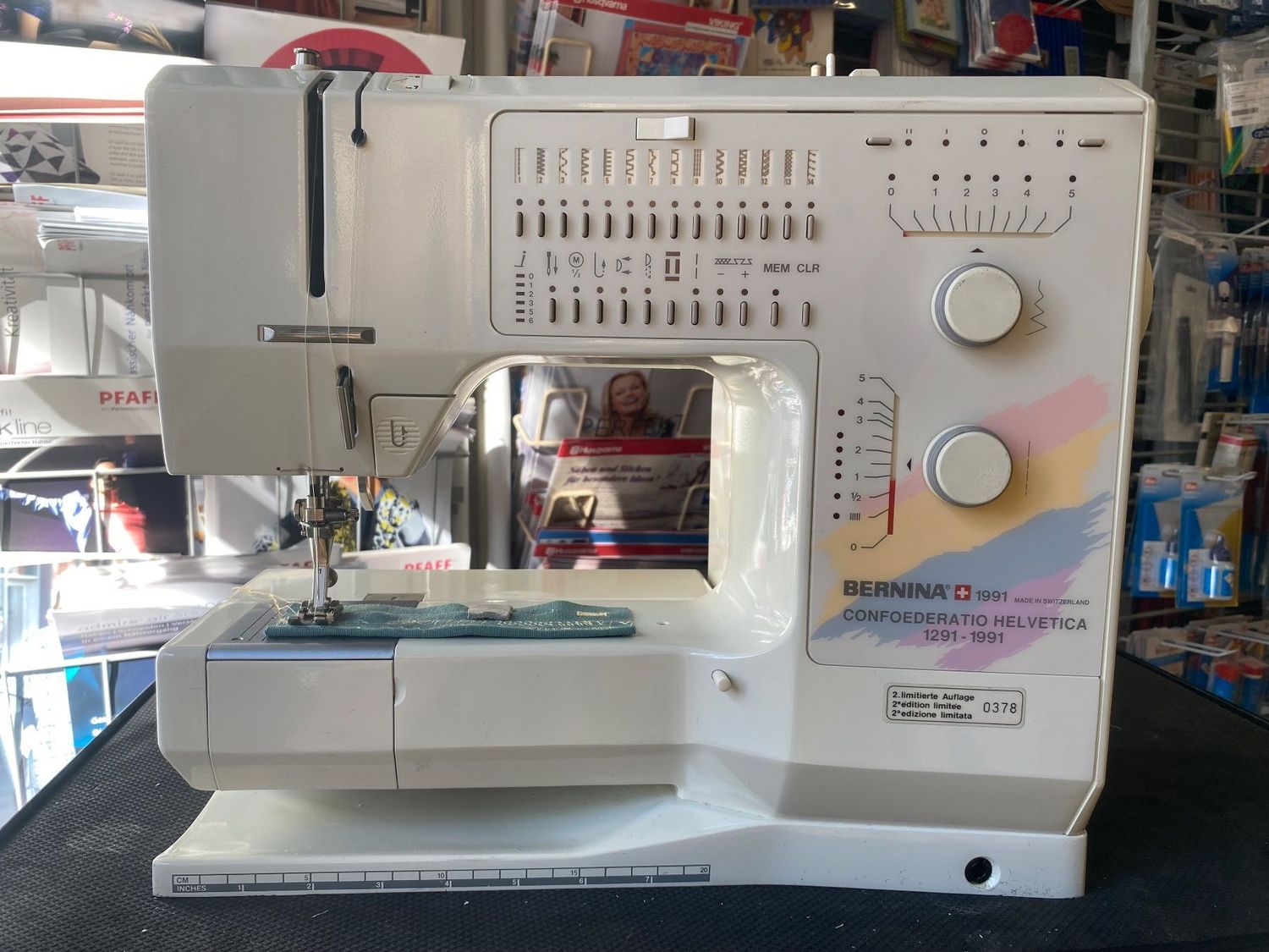 Nähmaschine Bernina 1991, ab Service, mit einem Jahr Garantie, Gratis-Versand.