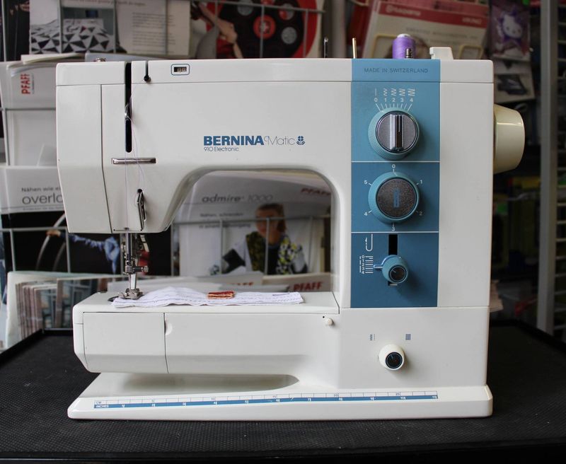 Nähmaschine Bernina matic 910, CH-Qualität, mit 9 Stichprogrammen, ab Service, mit Gratis-Versand und 6 Monaten Garantie.