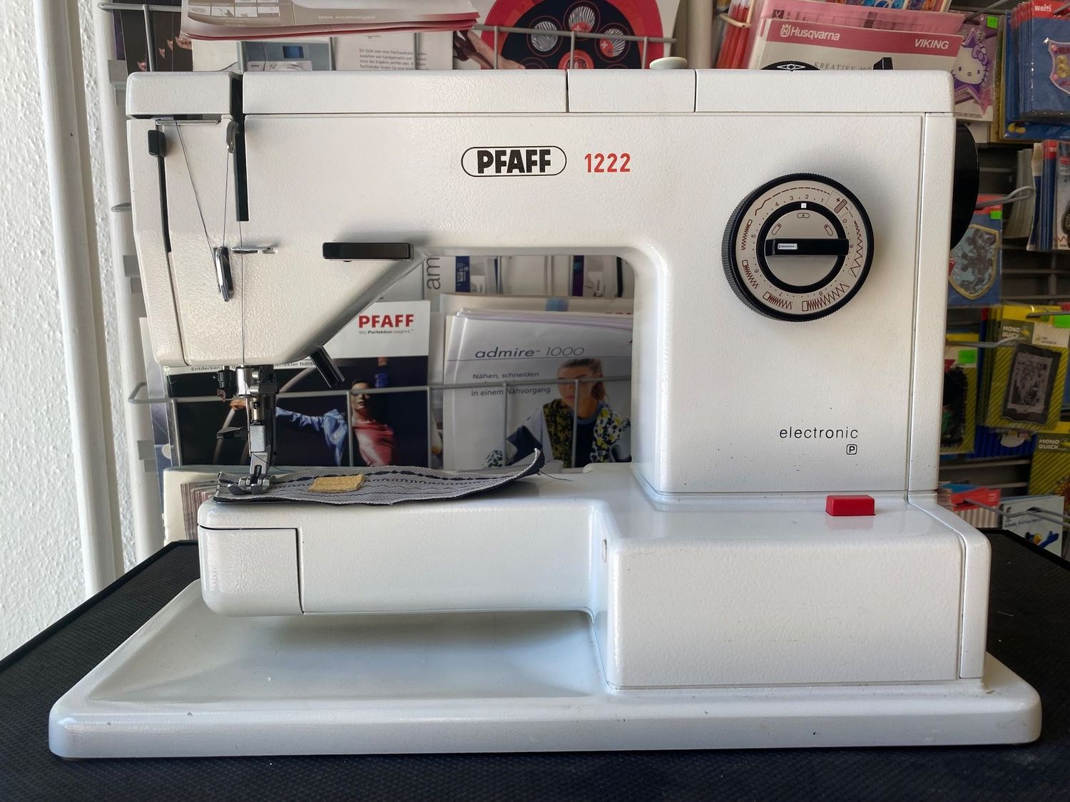 Nähmaschine PFAFF 1222, mit IDT,  sehr robust,  Gratis-Versand.
