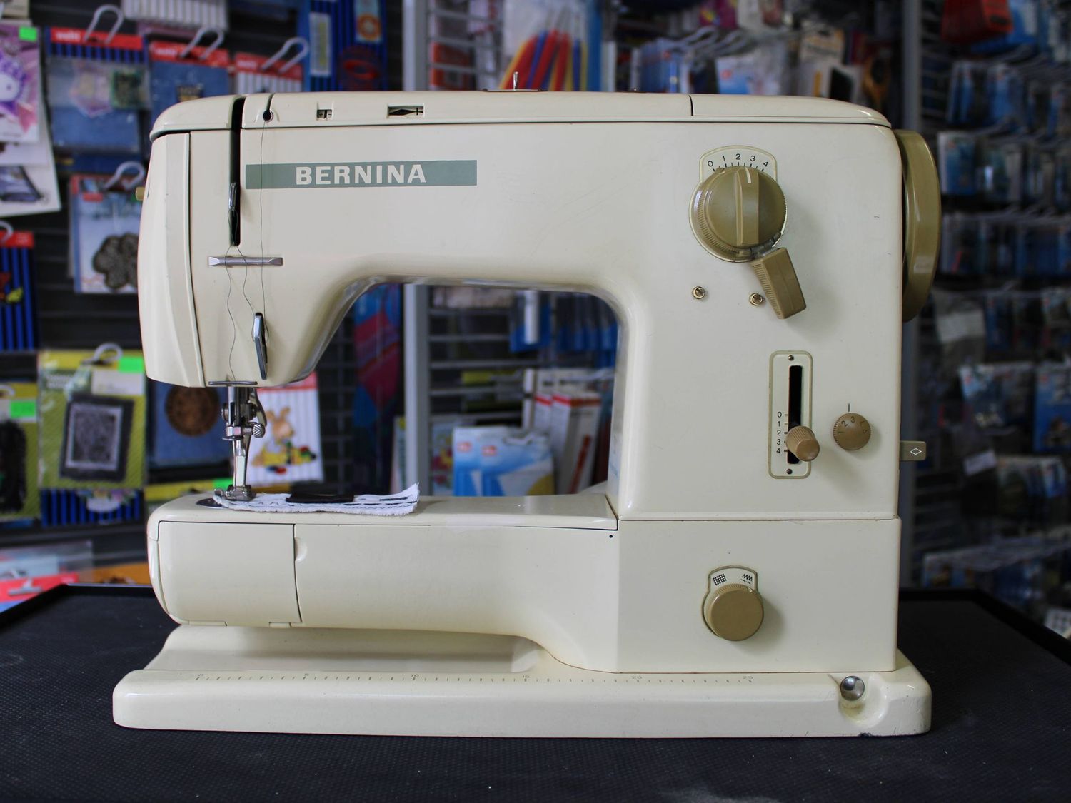 Nähmaschine Bernina 731, ab Service, Schweizer Qualität, Gratis-Versand, 6 Monate Garantie.