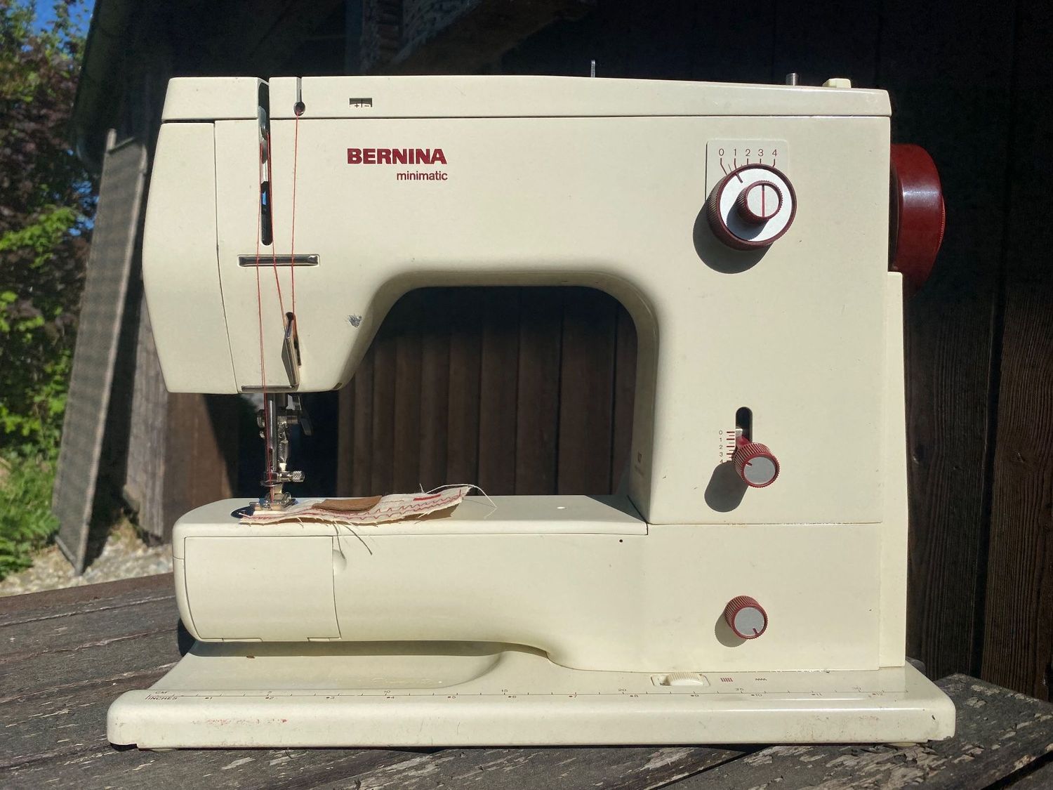 Nähmaschine Bernina minimatic 807, ab Service, 6 Monate Garantie, Gratis-Versand.