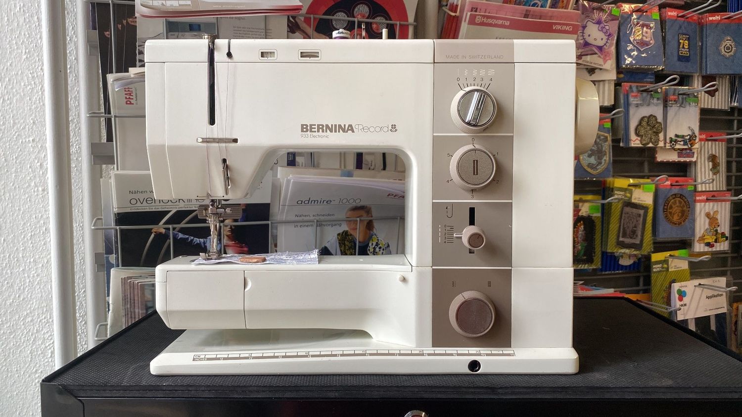 Nähmaschine Bernina record 933 electronic, ab Service, 6 Monate Garantie, Gratis-Versand. Nähmaschine Bernina record 933 electronic, ab Service, 6 Monate Garantie, Gratis-Versand.