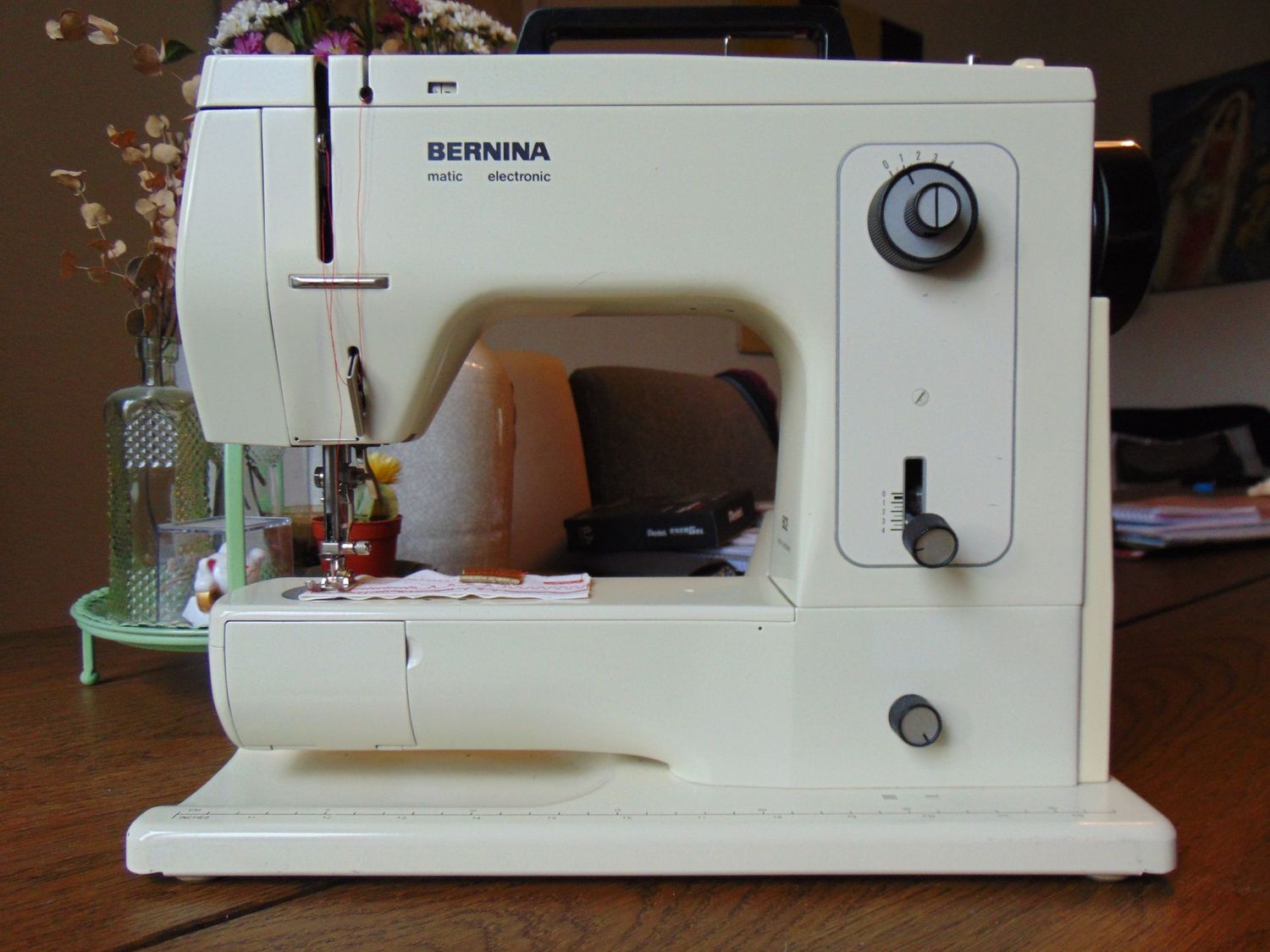 Nähmaschine Bernina matic electronic 802 ab Service, Schweizer Qualität, mit Gratis-Versand.
