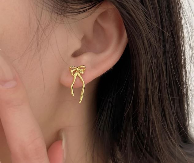 Put a Bow on it Earrings, Colour: Gold