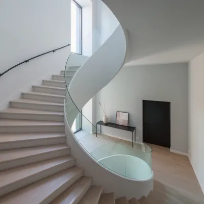 kurvige Treppe