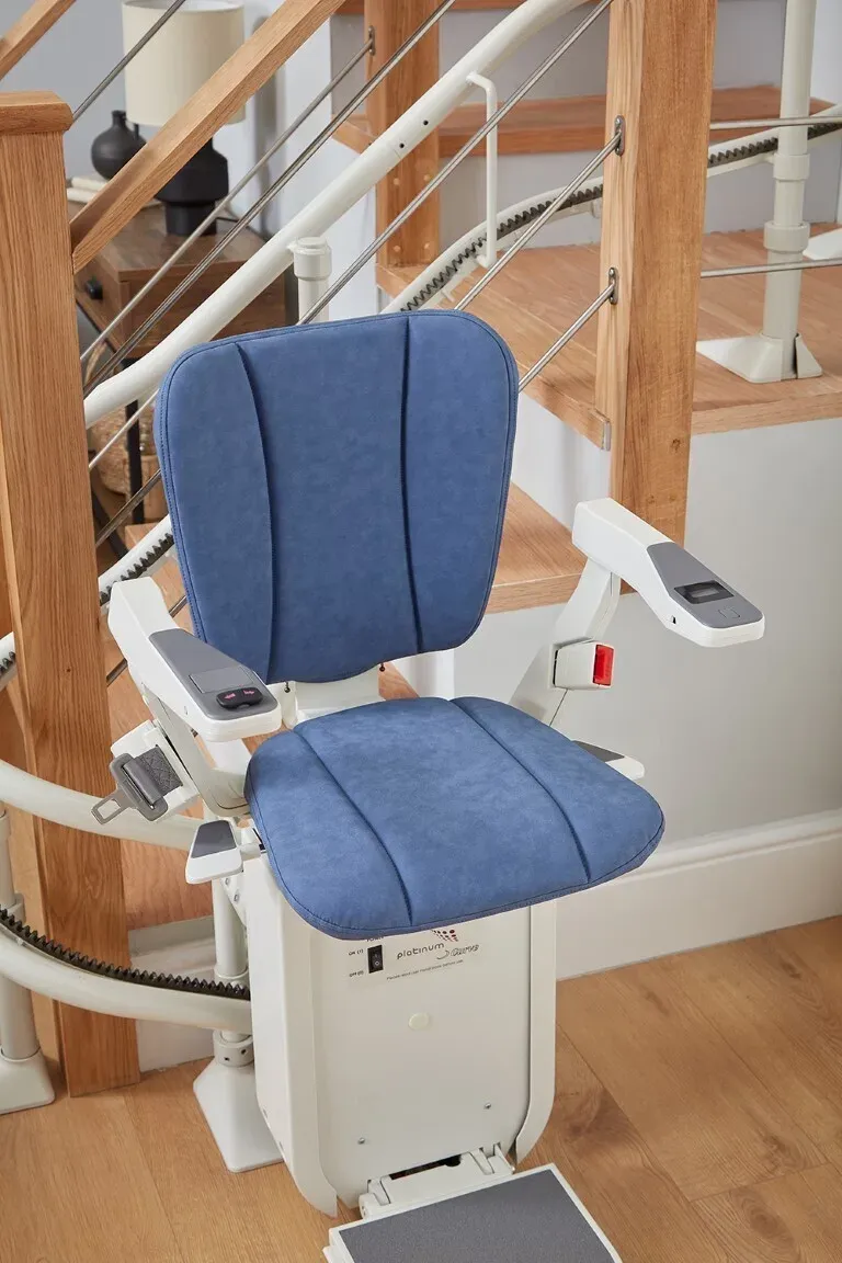 Platinum Treppenlift - neu - 120 kg / 160 kg Platinum Treppenlift - neu - 120 kg / 160 kg