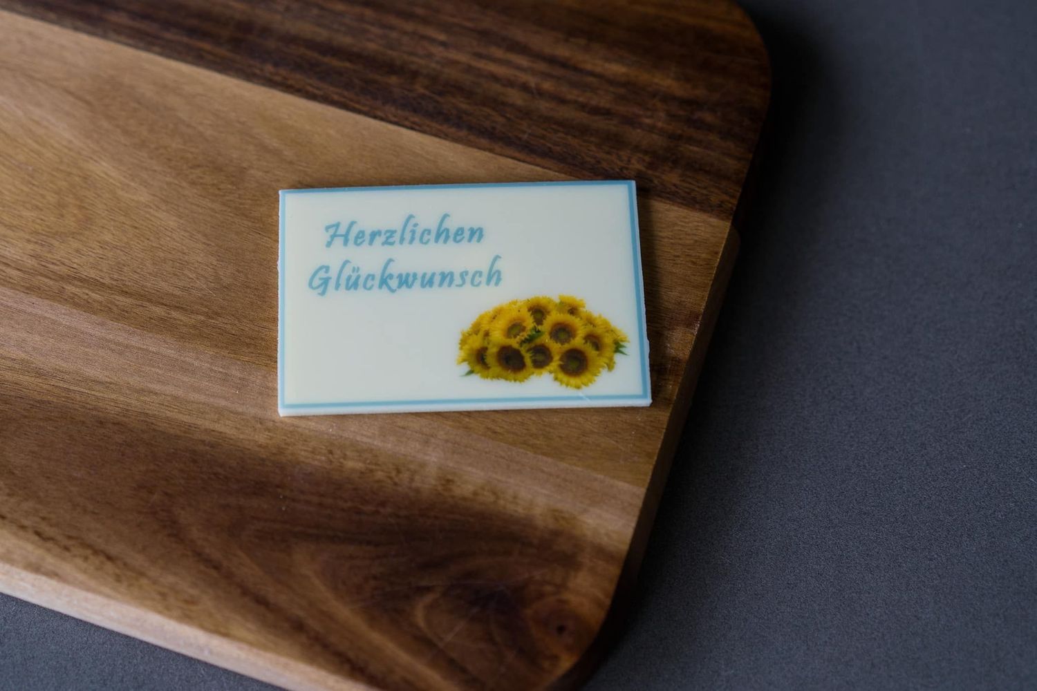 Schokoladentäfelchen „Herzlichen Glückwunsch“ – Chocolaterie Die Ise Hamburg