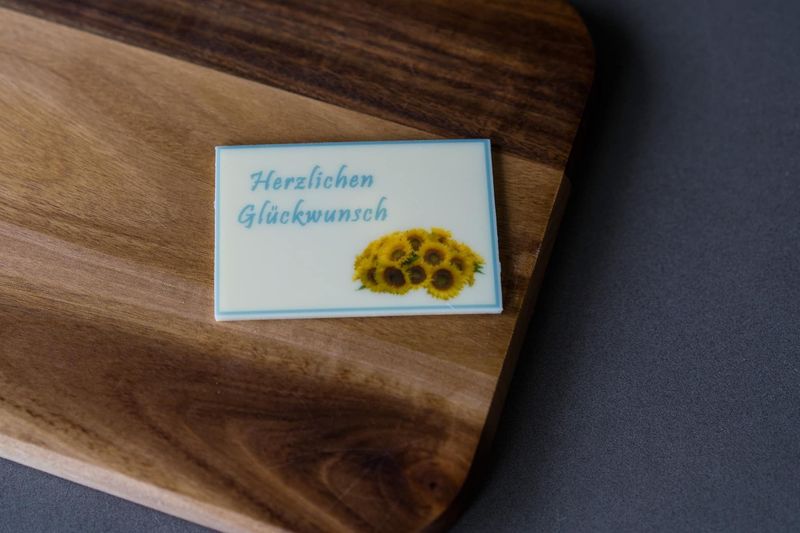 Schokoladentäfelchen „Herzlichen Glückwunsch“ – Chocolaterie Die Ise Hamburg