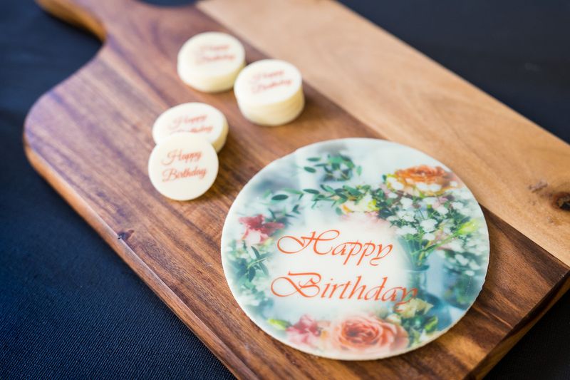 Schokoladen-Aufleger zum Selbstgestalten Schokoladen-Aufleger mit eigenem Foto für Torten & Cupcakes – Chocolaterie Die Ise Hamburg
