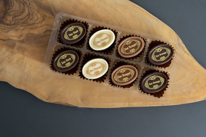 Pralinen gemischt ohne Alkohol – 8 Stück – Chocolaterie Die Ise Hamburg
