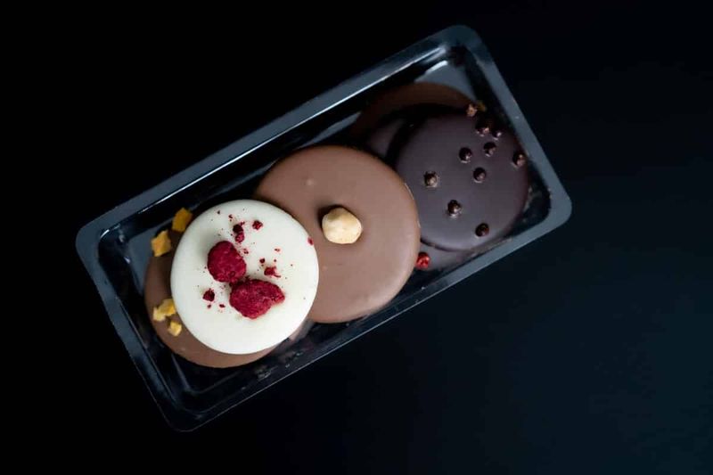 Bruchschokolade-Taler gemischt – Probierset – Chocolaterie Die Ise Hamburg