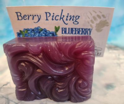 Berry Picking Blueberry Shampoo Bar Swirls