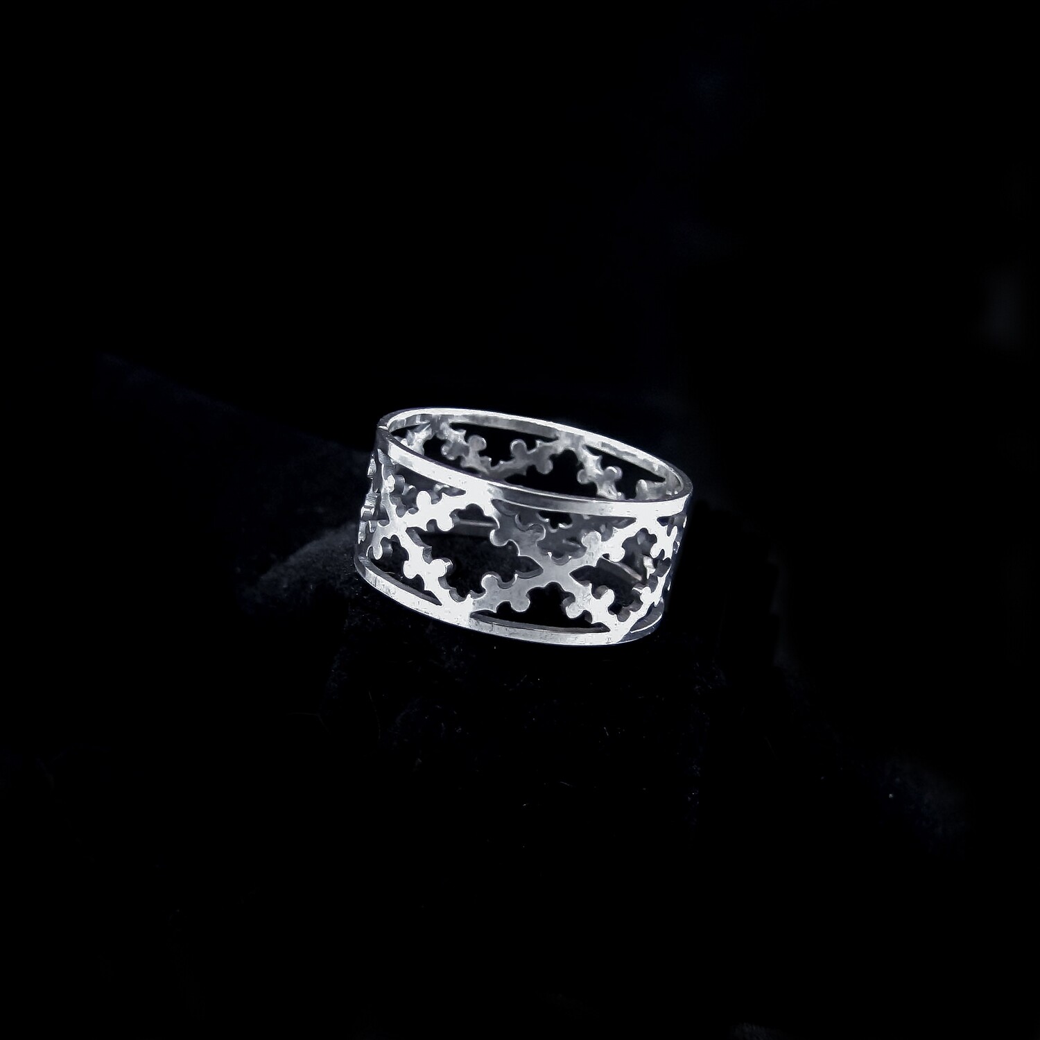 Wallpaper - Silver Pattern Band Ring