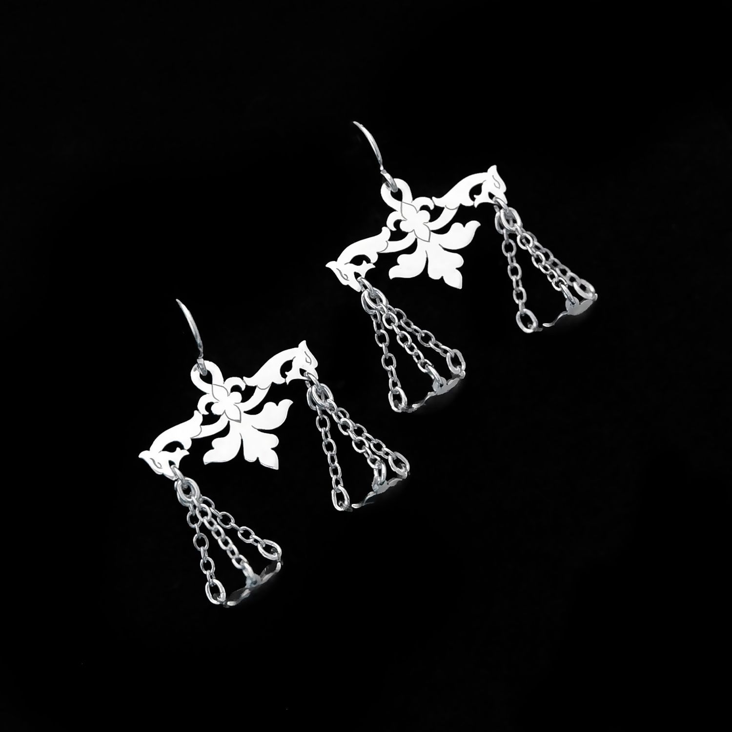 Arcane Apothecary - Silver Scales Earrings