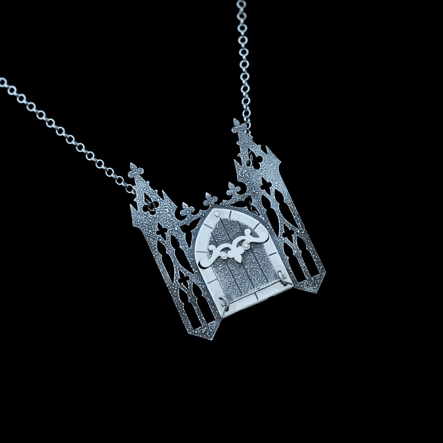 Pont-Levis - Silver Locket Necklace