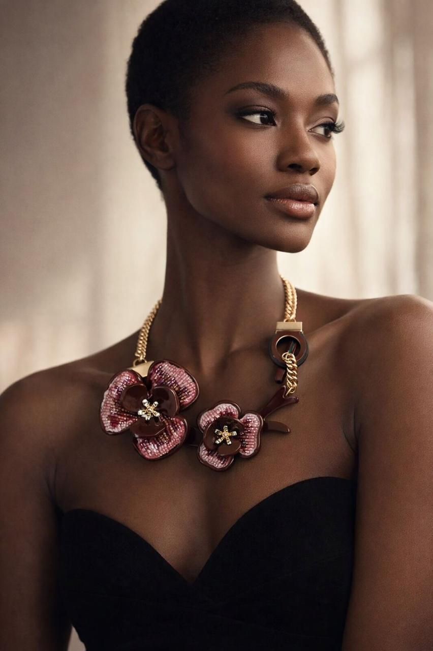 Flowers Embroidered Necklace – Burgundy