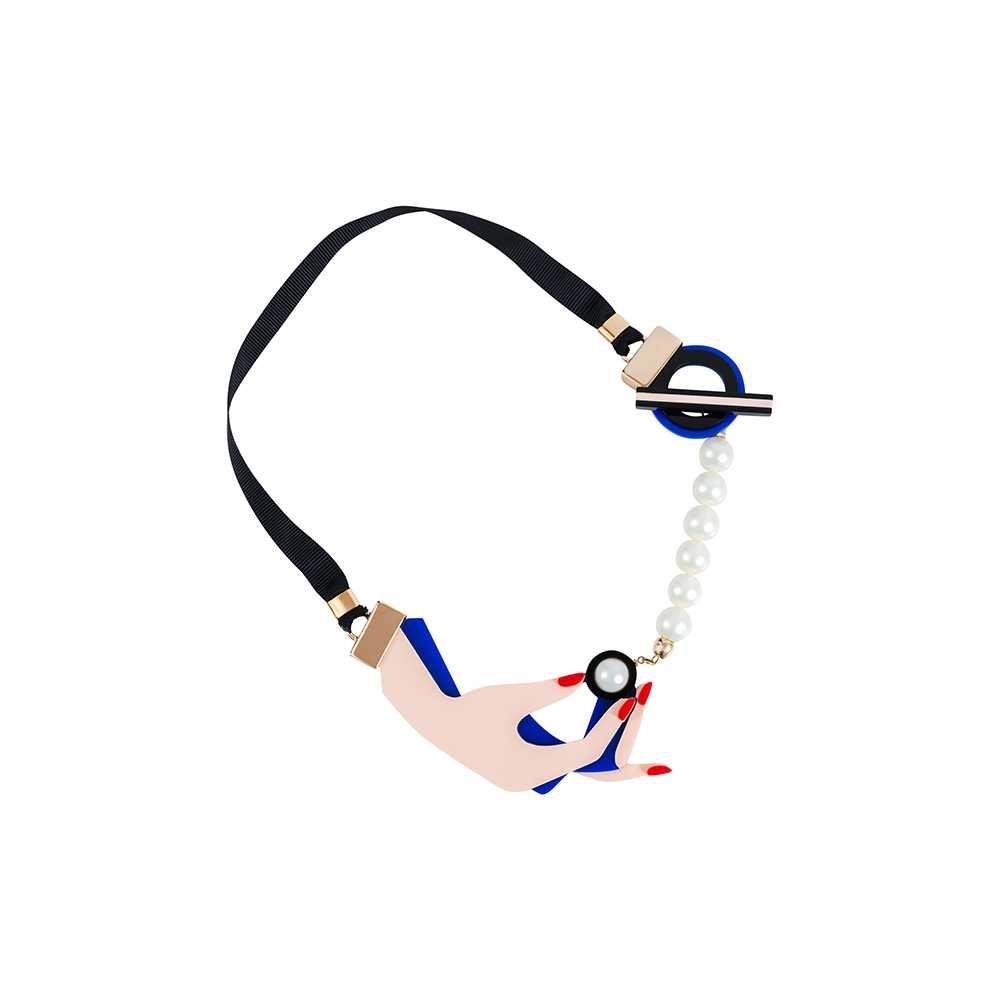 Hands Short Necklace – Pink