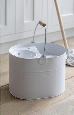 PORTLAND WHITE MOP BUCKET AND COTTON HEAD MOP
