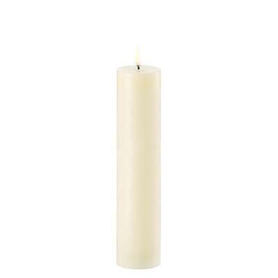 UYUNI LED PILLAR CANDLE, IVORY, SMOOTH, 4,8X22 CM