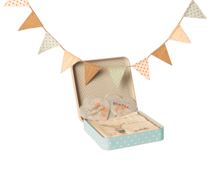 HAPPY DAYS PARTY GIFT SET IN A METAL TIN