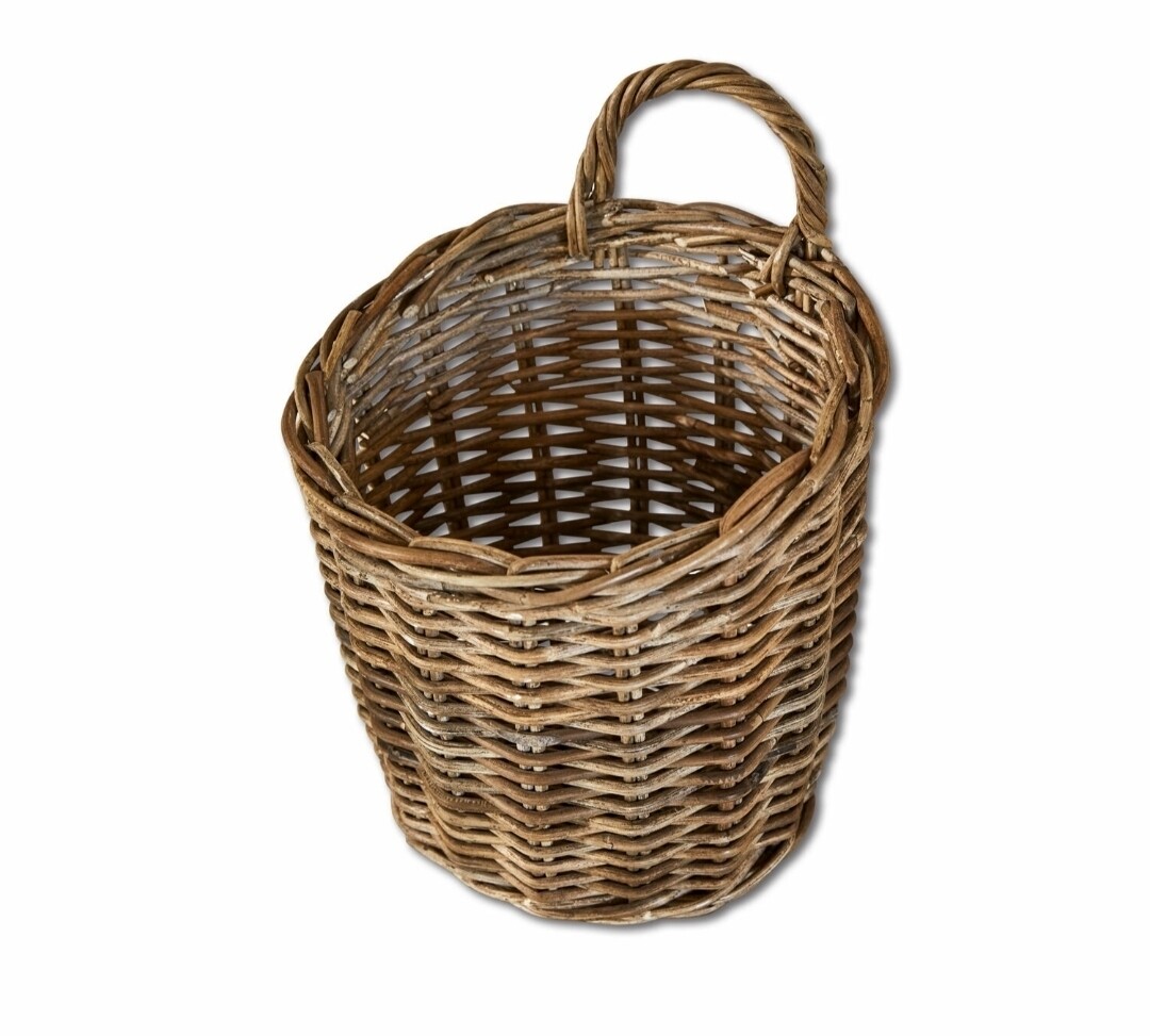 WALL HANGING RUSTIC BASKET
