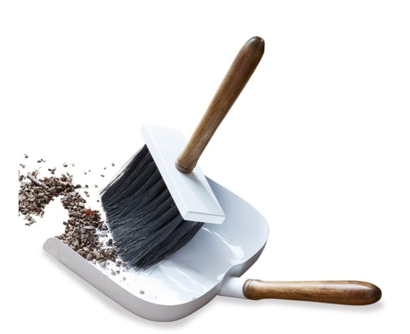VANDER DUSTPAN AND BRUSH