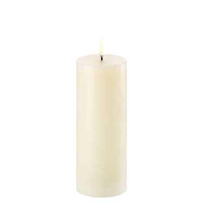 UYUNI PILLAR CANDLE - IVORY - 7,8 x 20,3 cm UYUNI PILLAR CANDLE - IVORY - 7,8 x 20,3 cm