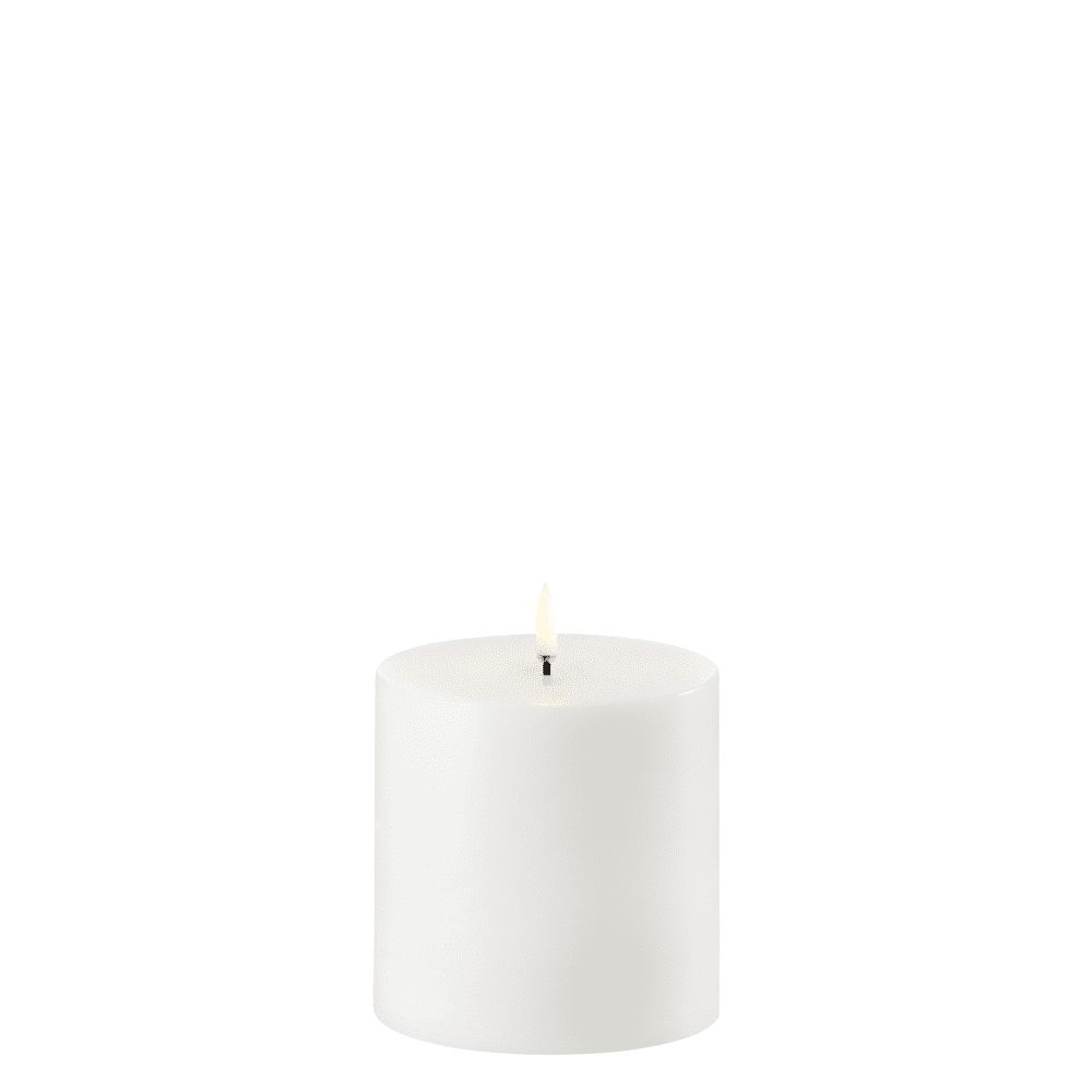 UYUNI PILLAR CANDLE - NORDIC WHITE - 10,1 x 10,1 cm