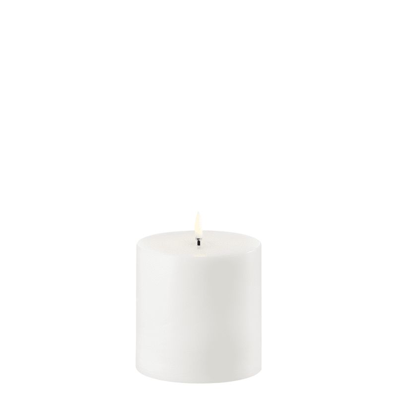 UYUNI PILLAR CANDLE - NORDIC WHITE - 10,1 x 10,1 cm